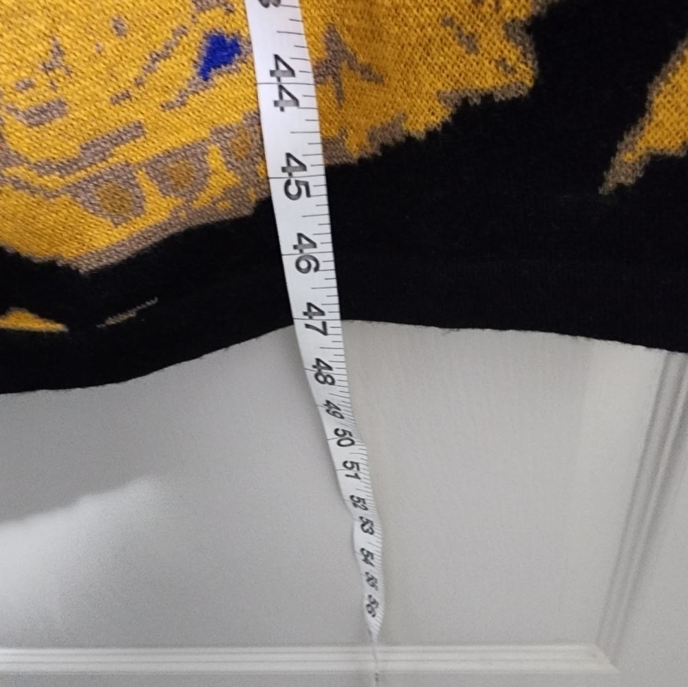 Essitam Sweater - Picture 6 of 8